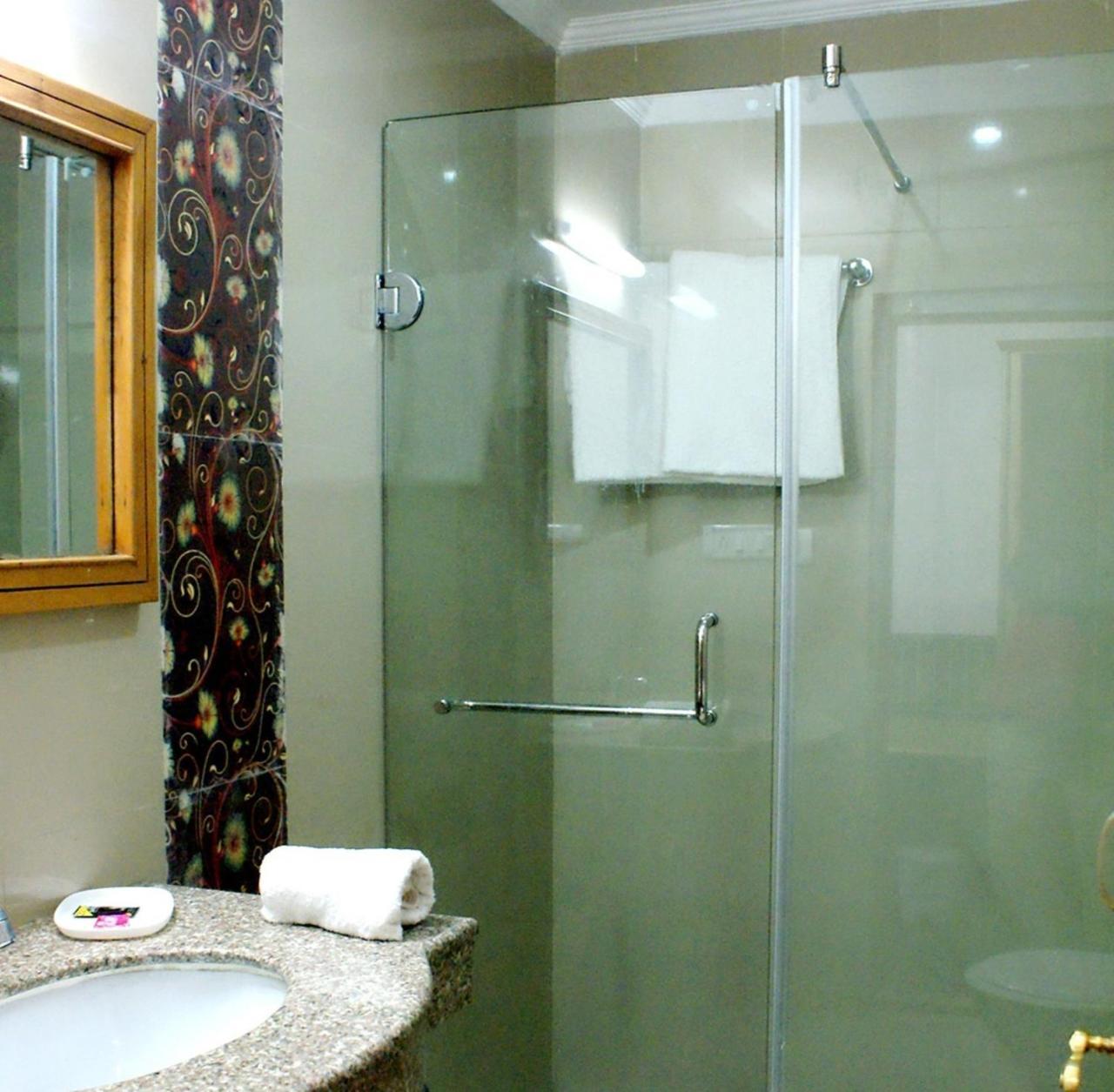 Hotel Jupiter Manāli Zewnętrze zdjęcie
